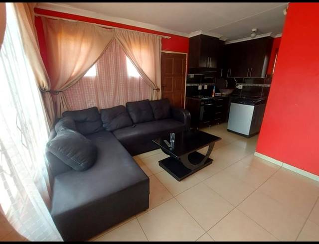 2 BEDROOM HOUSE FOR SALE IN PROTEA GLEN